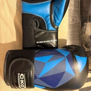 CKO Kickboxing Boxing Gloves Blue Black – Nearly New
